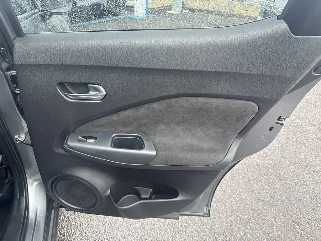 Nissan Juke Tekna Black #11