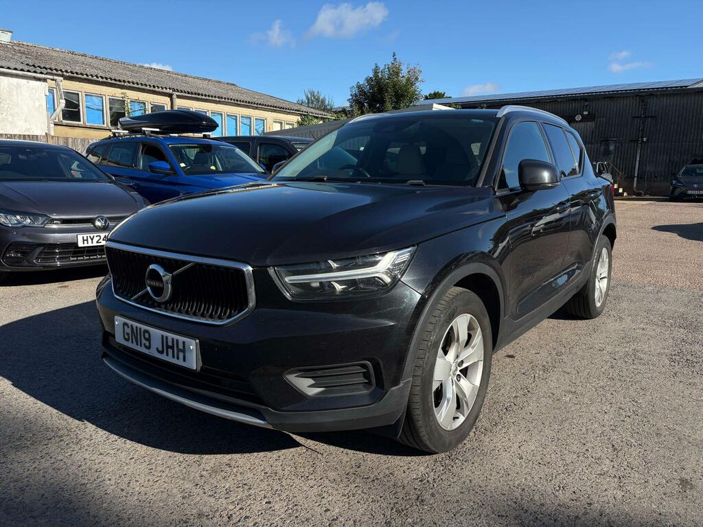 Volvo XC40 2.0 D3 Momentum Euro 6 Ss GN19JHH Black #2
