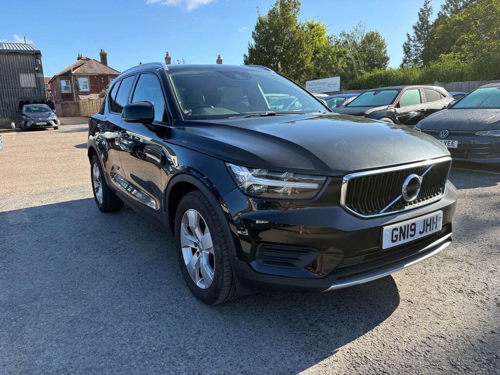 Volvo XC40 2.0 D3 Momentum Euro 6 Ss GN19JHH Black