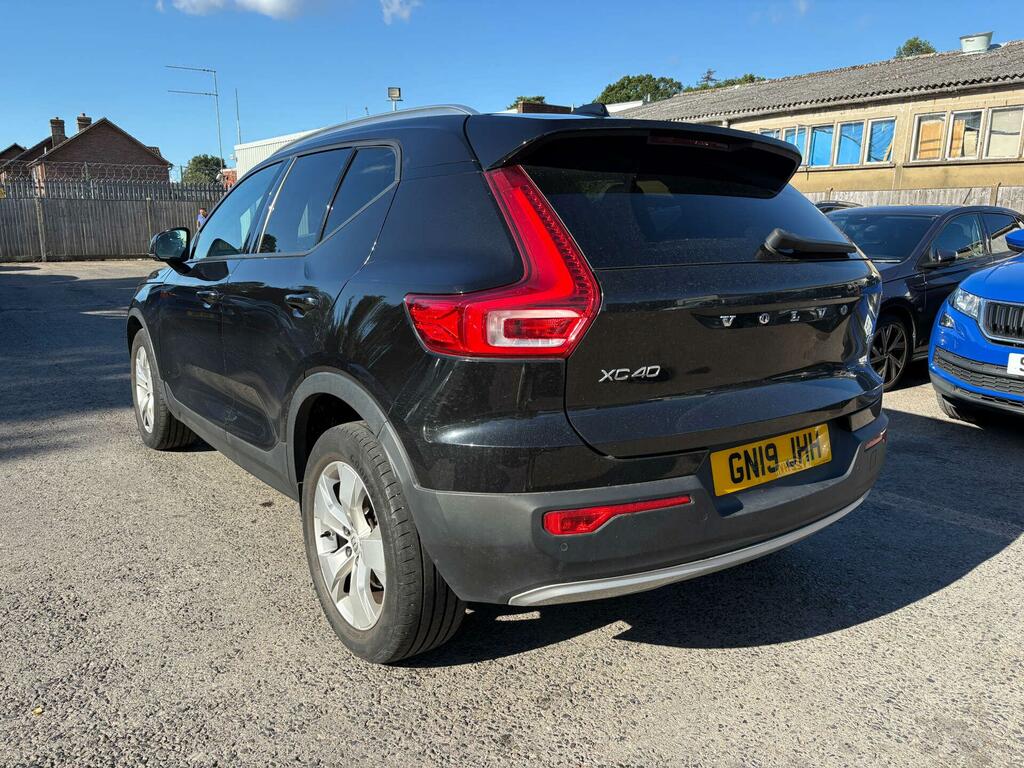 Volvo XC40 2.0 D3 Momentum Euro 6 Ss GN19JHH Black #3