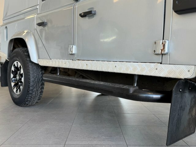 Land Rover Defender Tdci Xs Utility Wagon Silver #2
