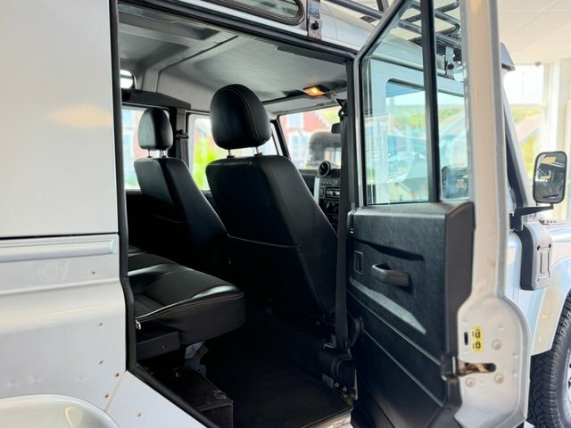 Land Rover Defender Grey #20