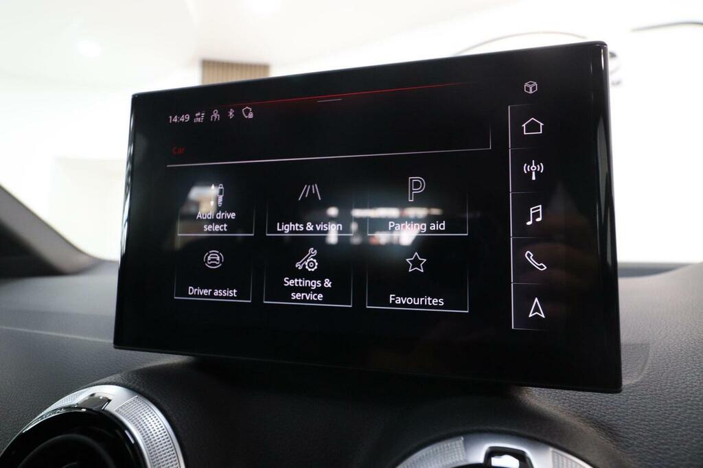 Audi Q2 S Line White #33