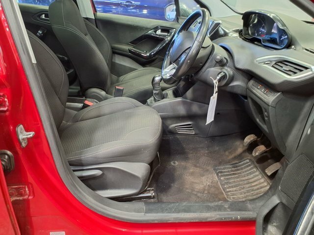 Peugeot 208 Puretech Allure Hatchback SY17MKM Red #5