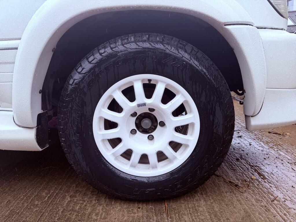Toyota Land Cruiser Amazon Suv 4.7 V8 8 Seat 200606 White #6