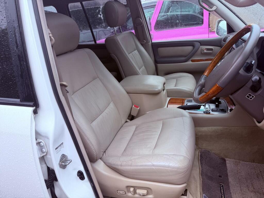 Toyota Land Cruiser Amazon Suv 4.7 V8 8 Seat 200606 White #4