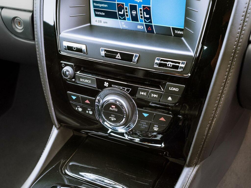 Jaguar XKR V8 Silver #48