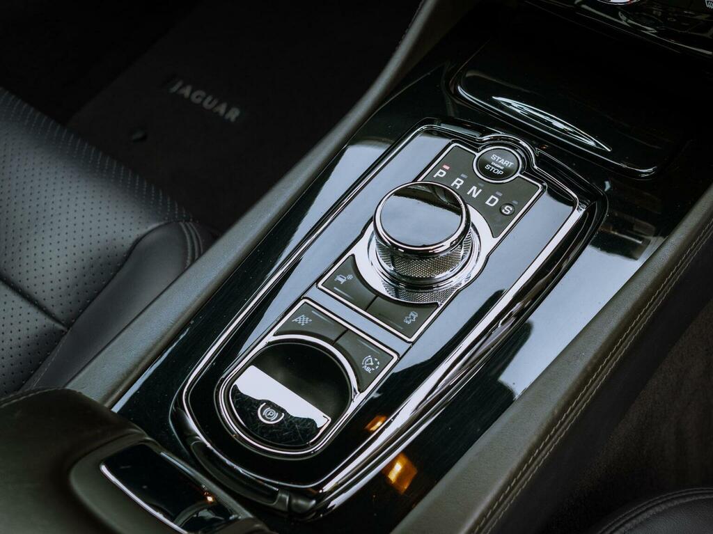 Jaguar XKR V8 Silver #46