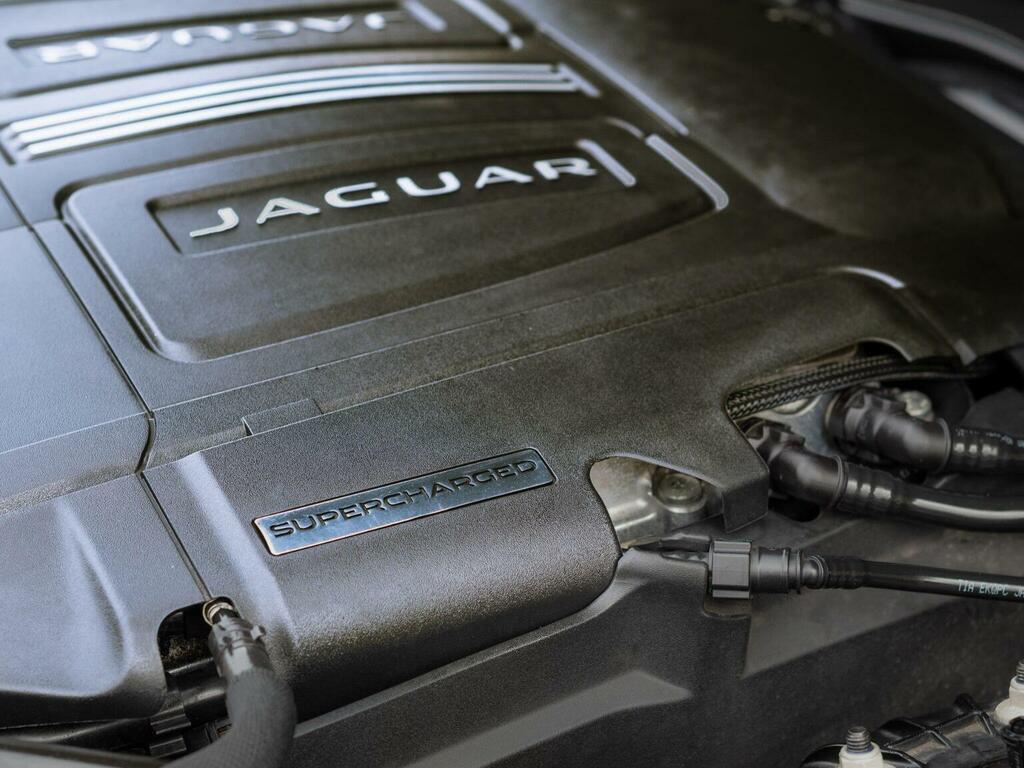 Jaguar XKR V8 Silver #82