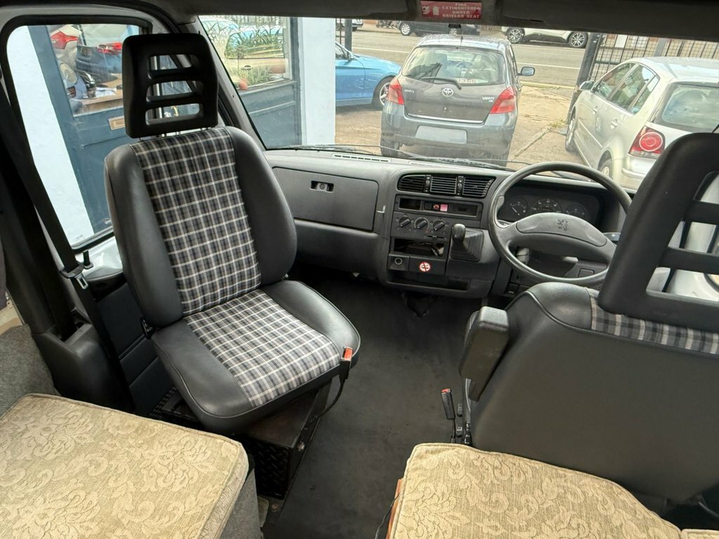 Peugeot Boxer 2.5Td Executive White #14