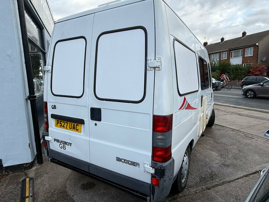 Peugeot Boxer 2.5Td Executive White #3