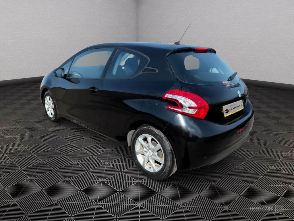 Peugeot 208 1.4 Hdi Active GJ13PCU Black #3