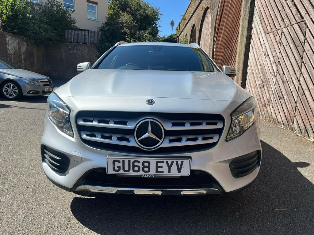 Mercedes-Benz GLA Class Suv 1.6 Gla200 Amg Line 2018 Silver #2