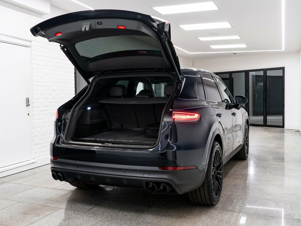 Porsche Cayenne Petrol Blue #13