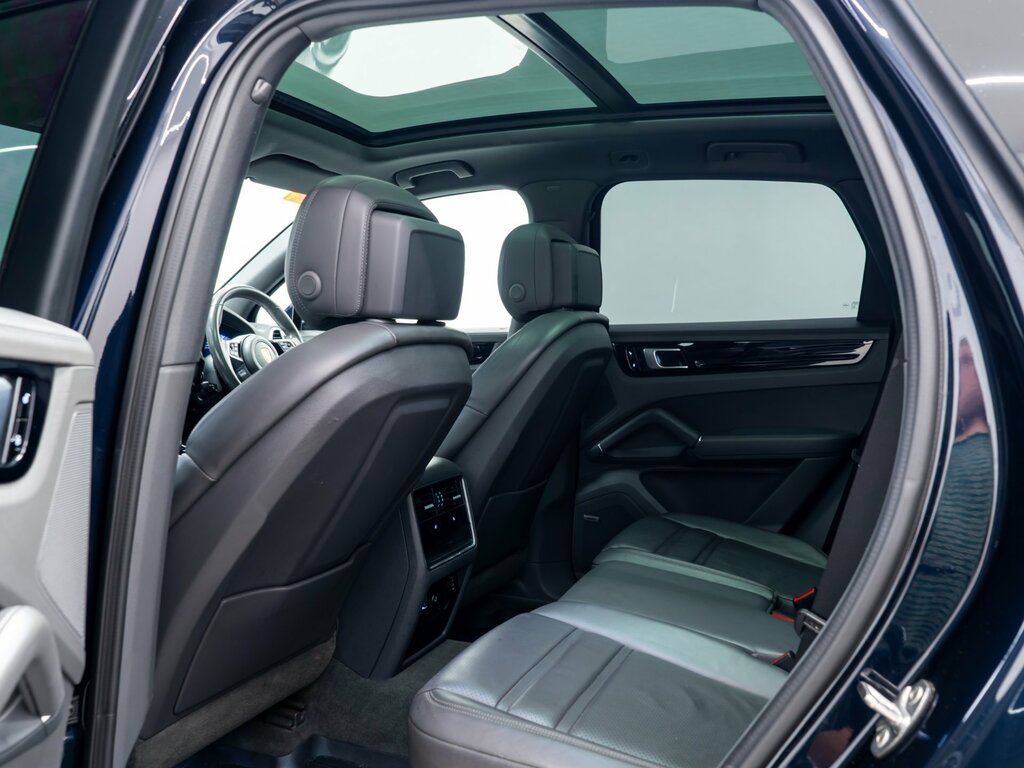 Porsche Cayenne Petrol Blue #8
