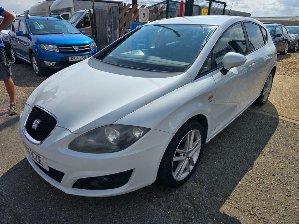 Seat Leon Hatchback Red #7