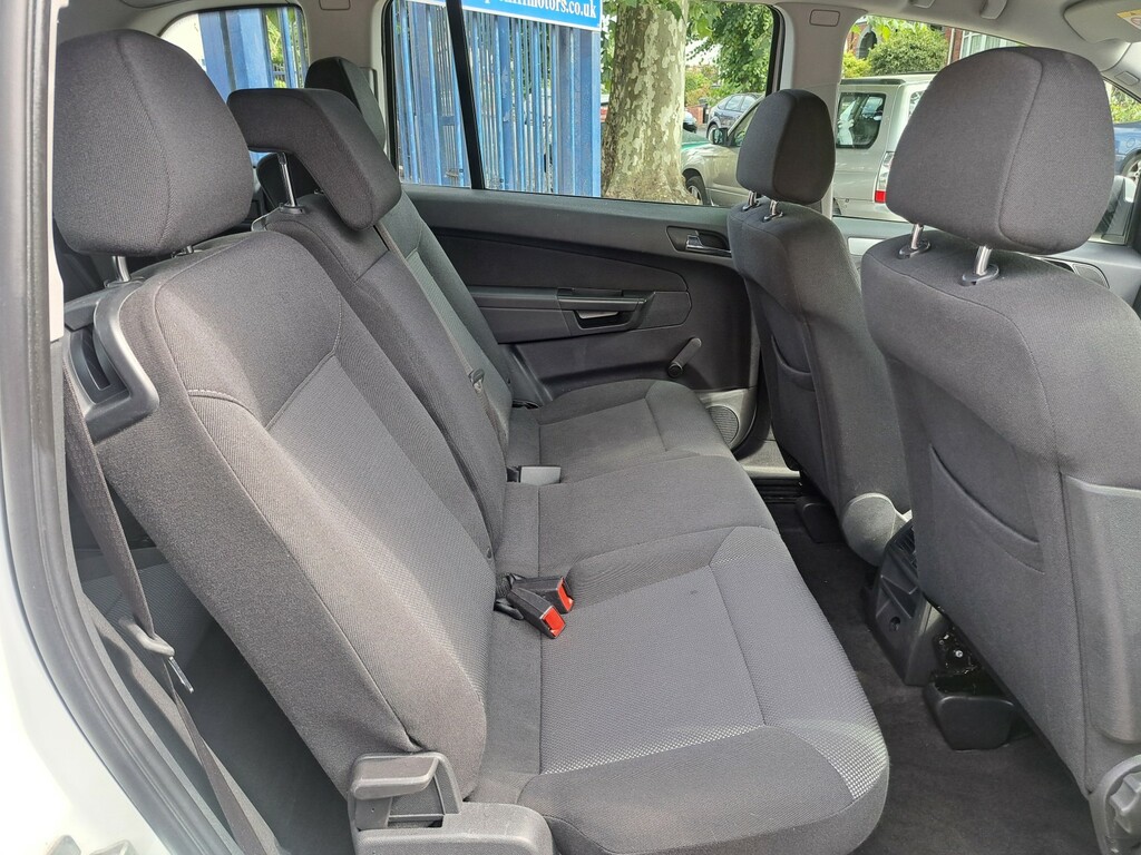 Vauxhall Zafira 1.8 16V Exclusiv AY15VVC White #5