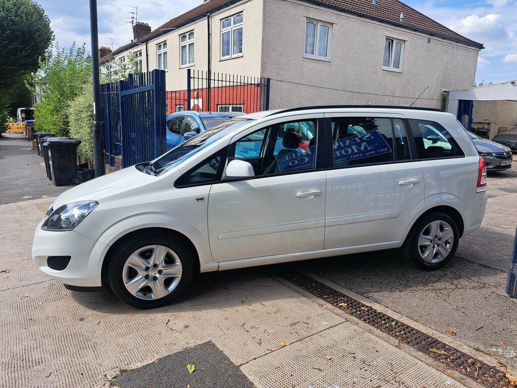 Vauxhall Zafira 1.8 16V Exclusiv AY15VVC White #2
