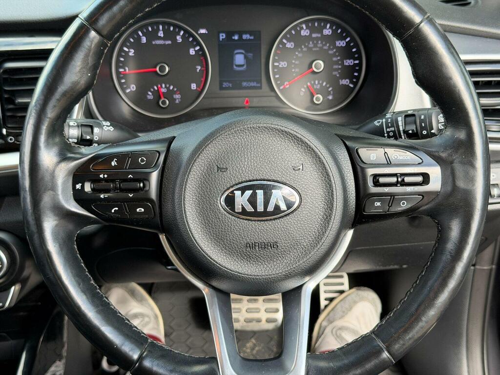 Kia Stonic 1.6 Crdi First Edition Black #40