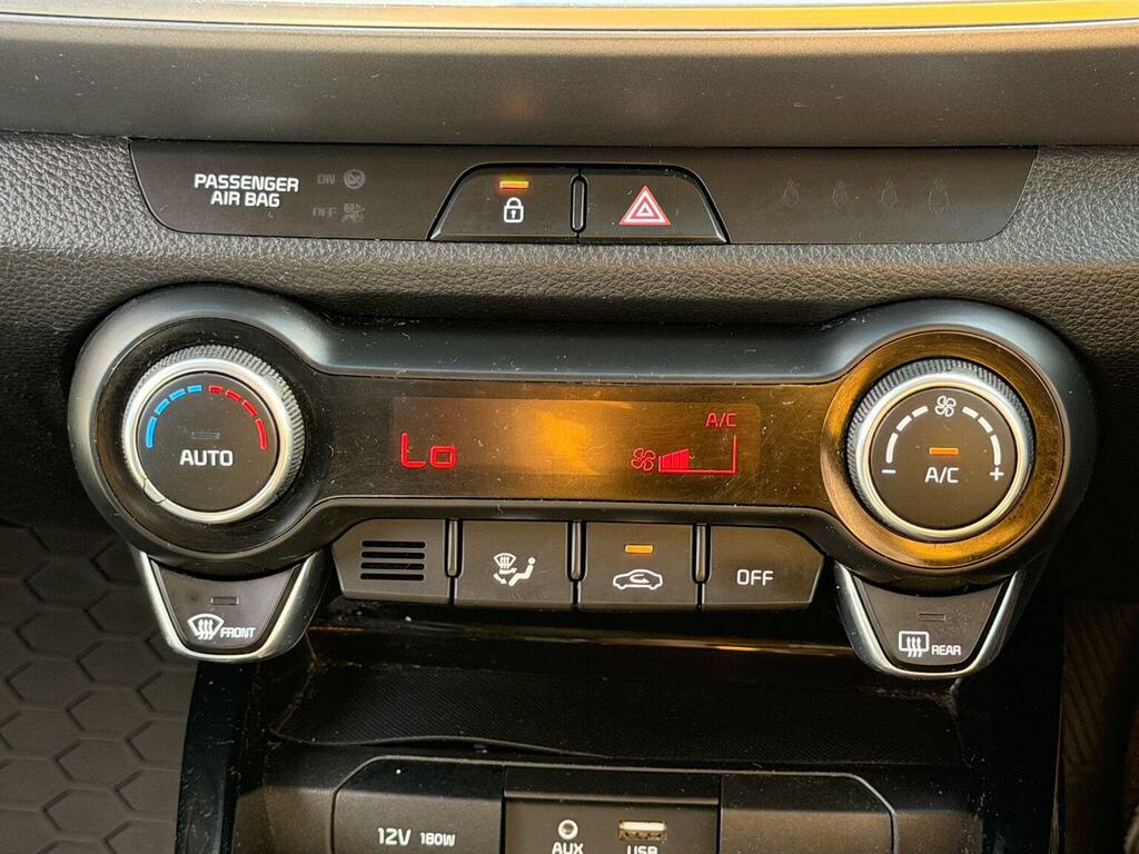 Kia Stonic 1.6 Crdi First Edition Black #41