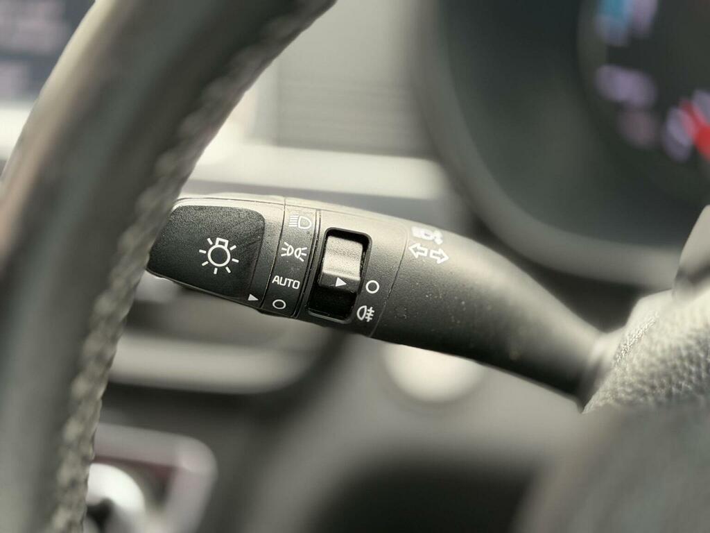 Kia Optima 2L Null White #35