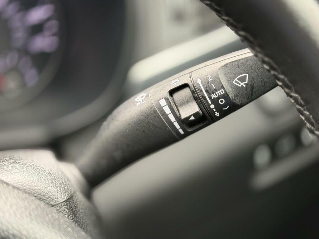 Kia Optima 2L Null White #34