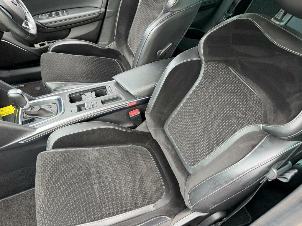 Renault Megane White #22