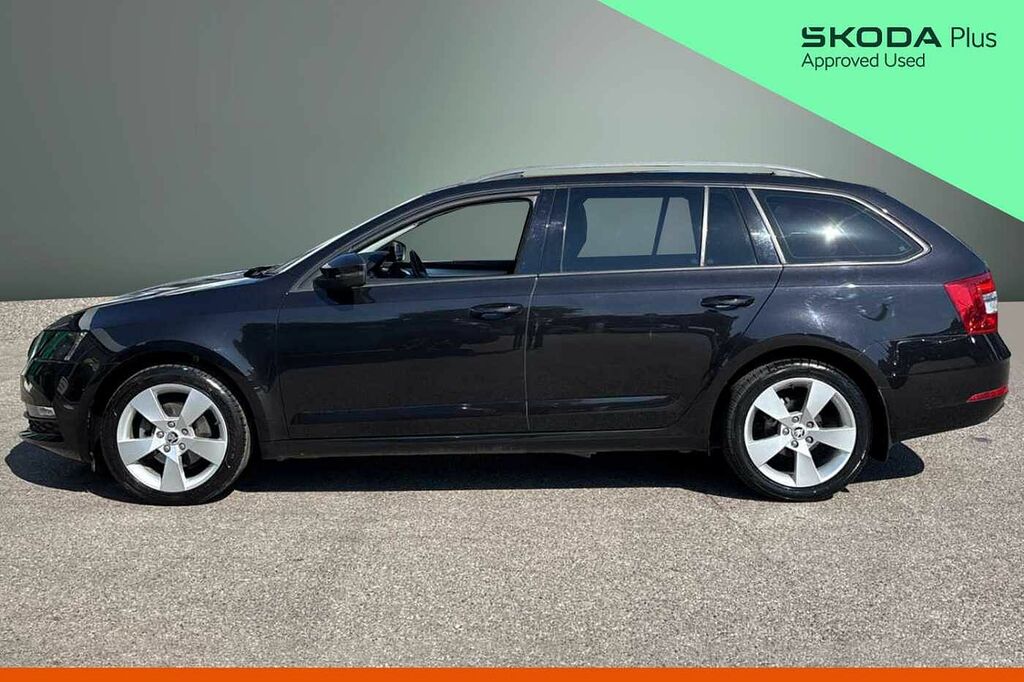 Skoda Octavia 1.5 Tsi Se Drive Dsg Black #4