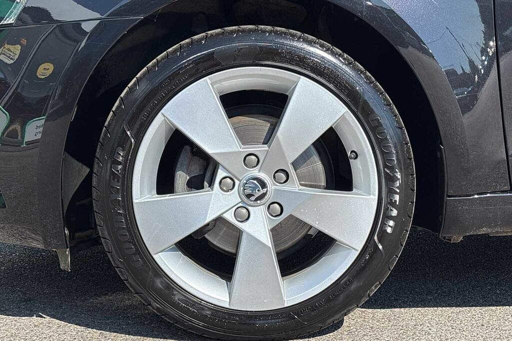 Skoda Octavia 1.5 Tsi Se Drive Dsg Black #5