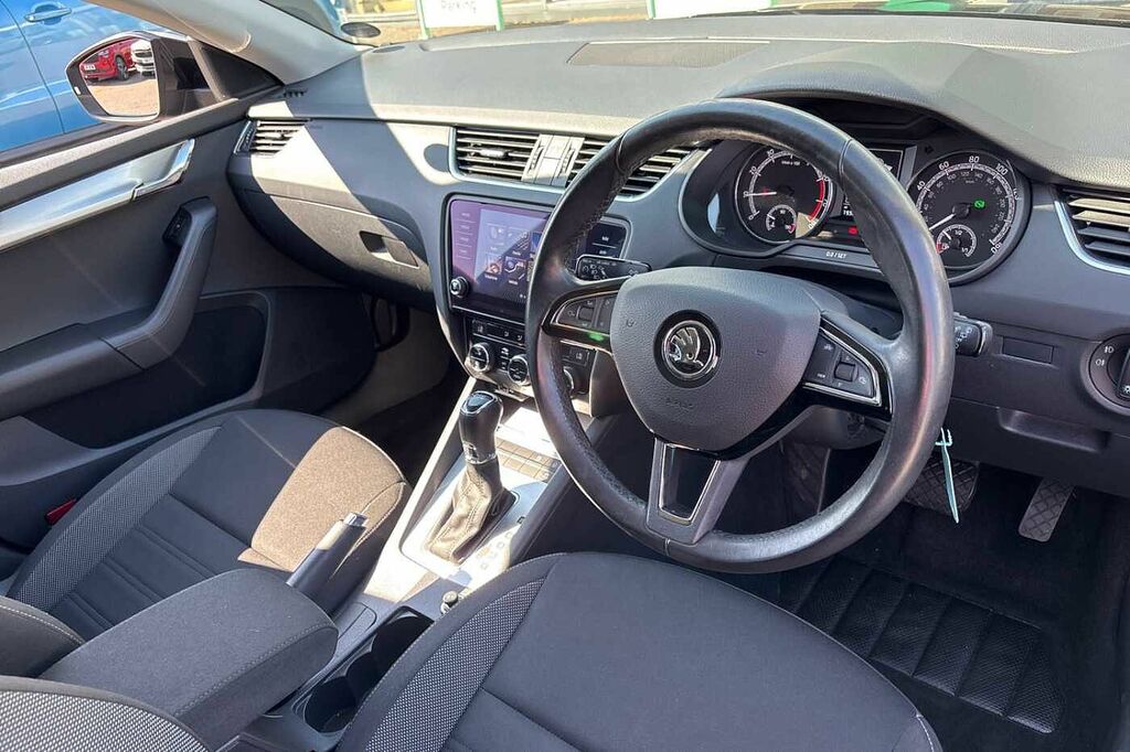 Skoda Octavia 1.5 Tsi Se Drive Dsg Black #6