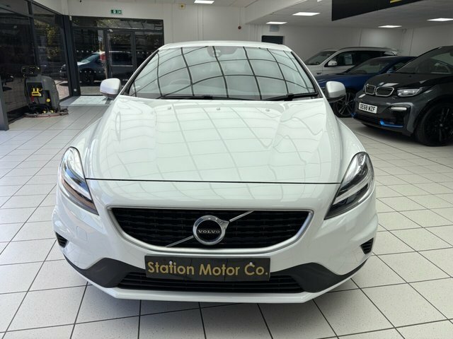 Volvo V40 D2 R-design Pro Hatchback WF66FBJ White #3