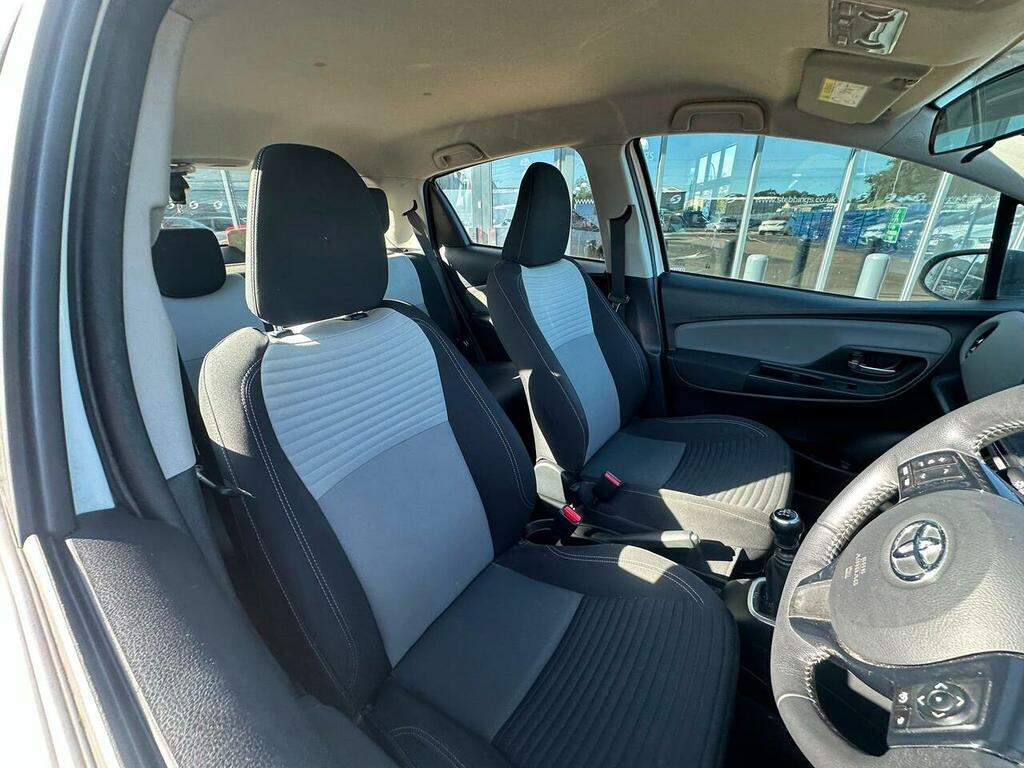 Toyota Yaris 1.5 Vvt-i Icon Tech Euro 6
