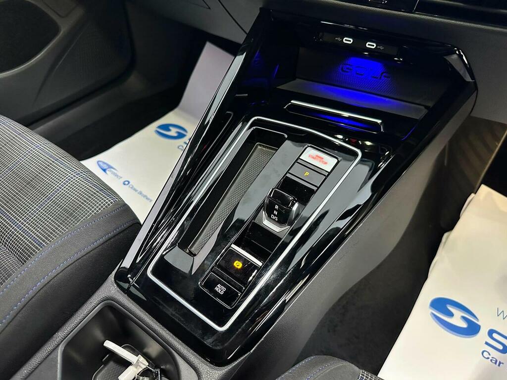 Volkswagen e-Golf Hatchback White #14