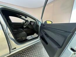 Volkswagen e-Golf Hatchback White #58