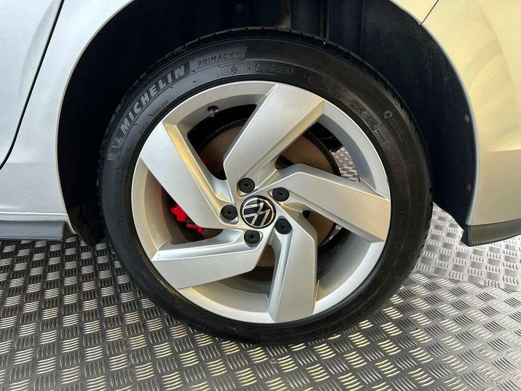Volkswagen e-Golf Hatchback White #28