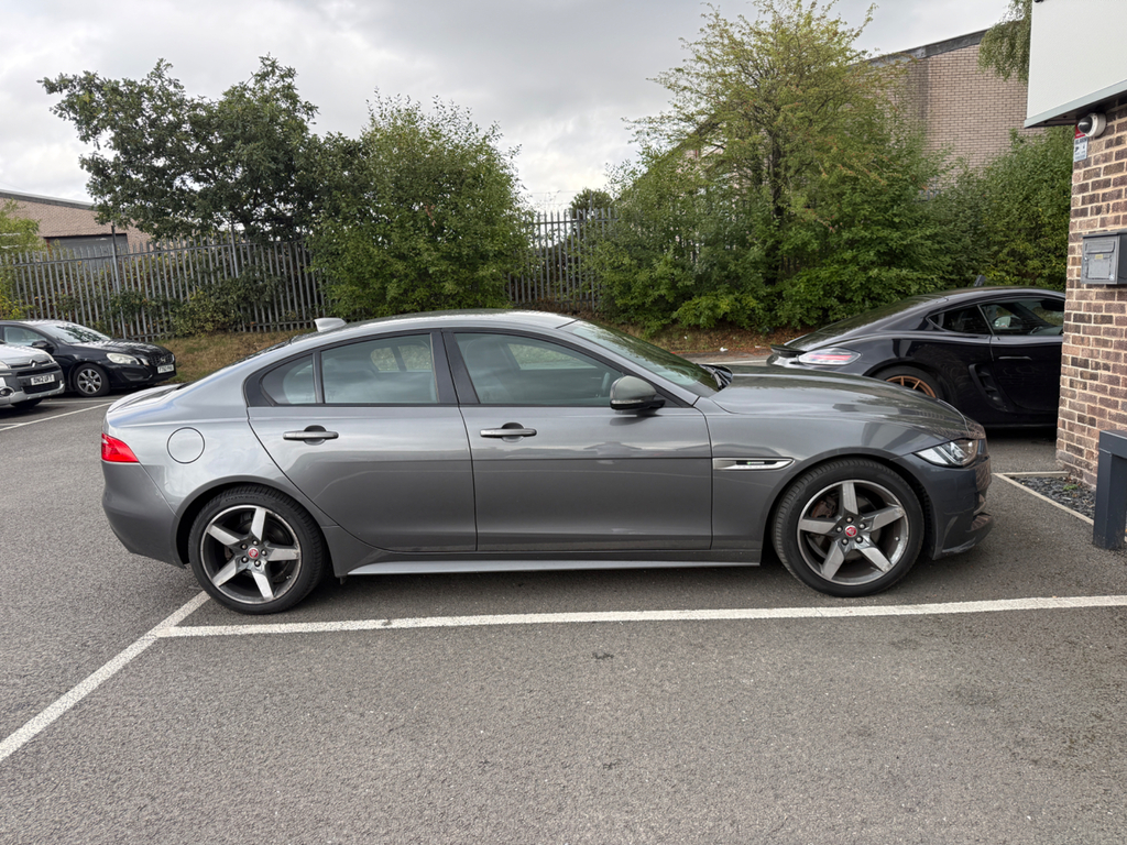 Jaguar XE R-sport Blue #2