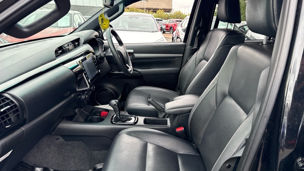 Renault Kangoo 2.8 D-4d Invincible X 4Wd Euro 6 Ss Black #5