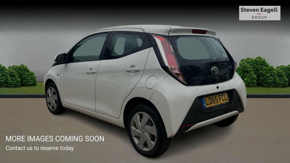 Toyota Aygo 1.0 Vvt-i X-play Euro 5 Euro 5 LO65FCL White #2