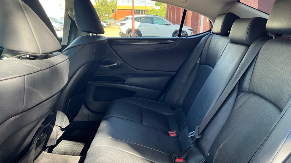 Lexus ES 300H Black #16