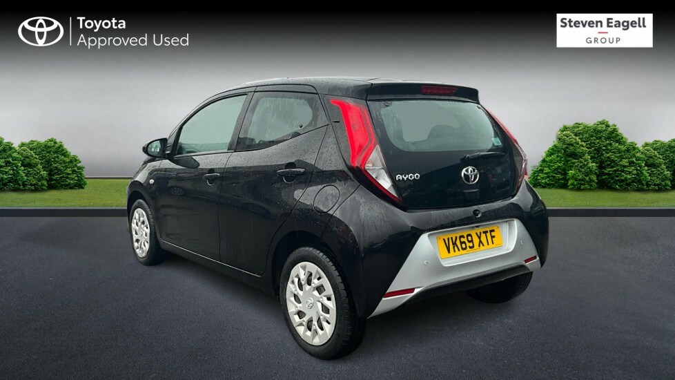 Toyota Aygo 1.0 Vvt-i X-play Euro 6 Black #4