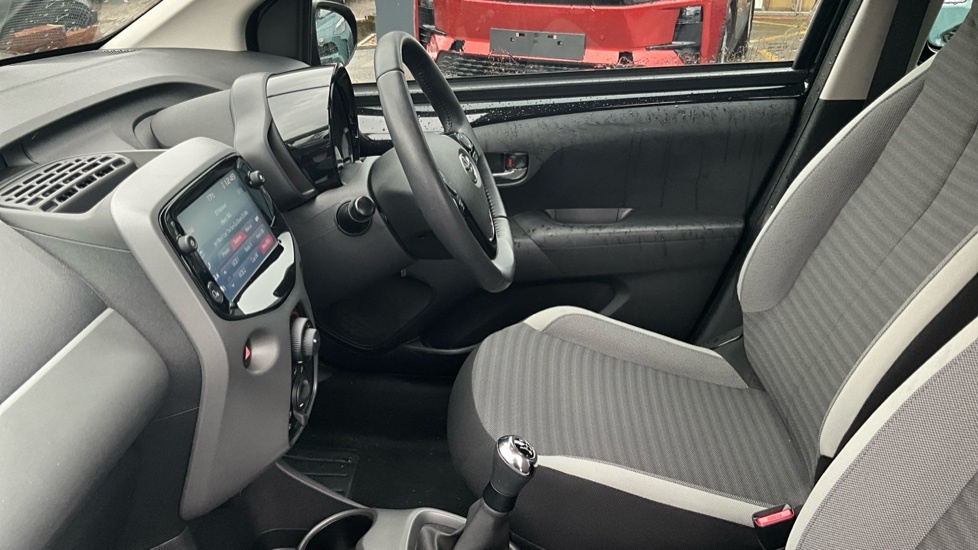 Toyota Aygo 1.0 Vvt-i X-play Euro 6 Black #5