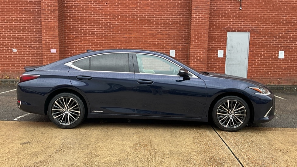 Lexus ES Automatic Black #23