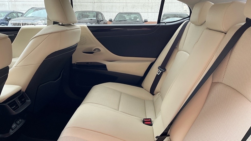 Lexus ES Automatic Black #16