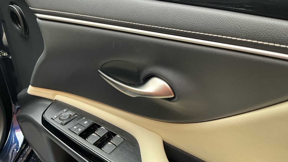 Lexus ES Automatic Black #62