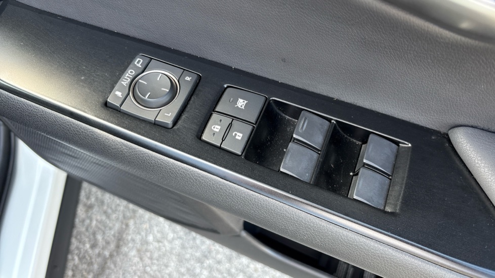 Lexus UX 250H Black #38