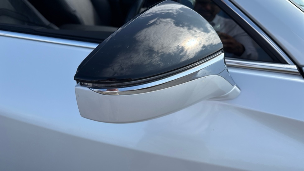 Lexus UX 250H Black #37