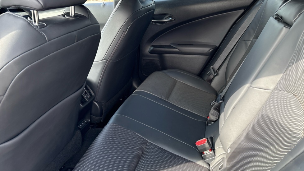 Lexus UX 250H Black #16
