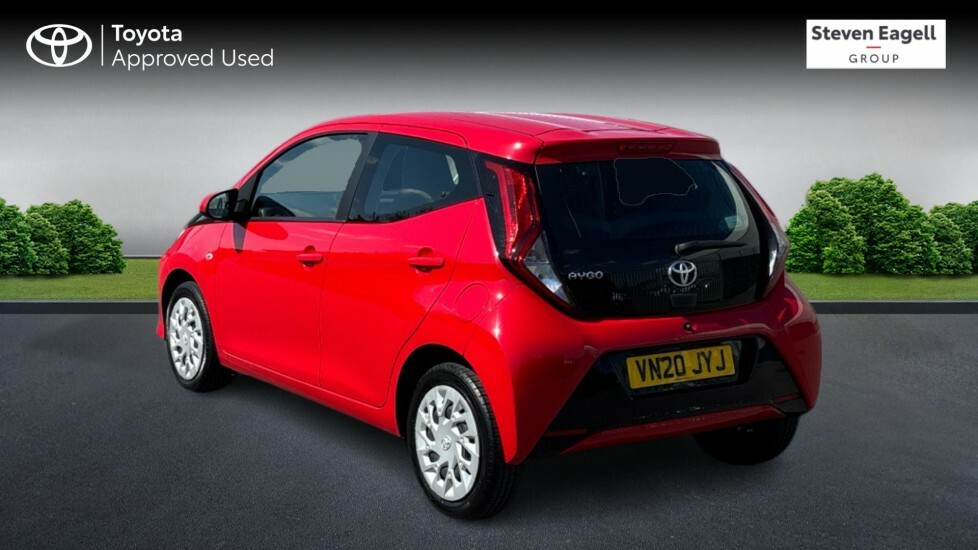 Toyota Aygo 1.0 Vvt-i X-play Euro 6 Safety Sense Red #4
