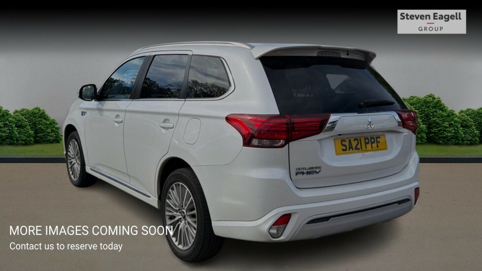 Mitsubishi Outlander 2.4H Twinmotor 13.8Kwh Dynamic Suv Plug White #2
