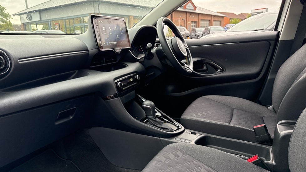 Toyota Yaris 1.5 Vvt-h Design Hatchback Hybrid E-cvt White #5